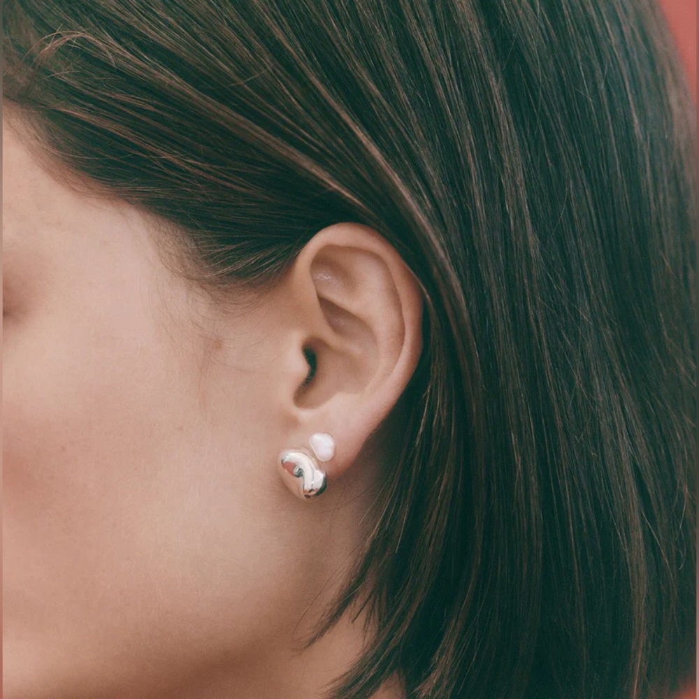Agmes Freshwater Pearl Stud Earrings